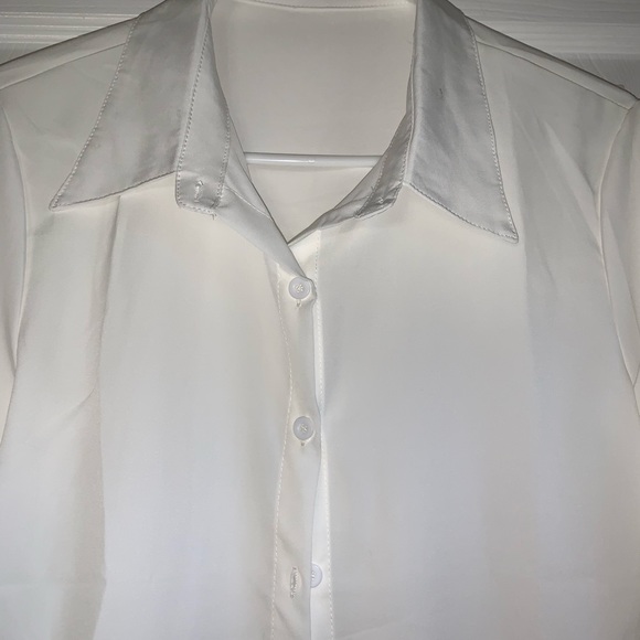 Classic White button 😎 - Picture 4 of 9